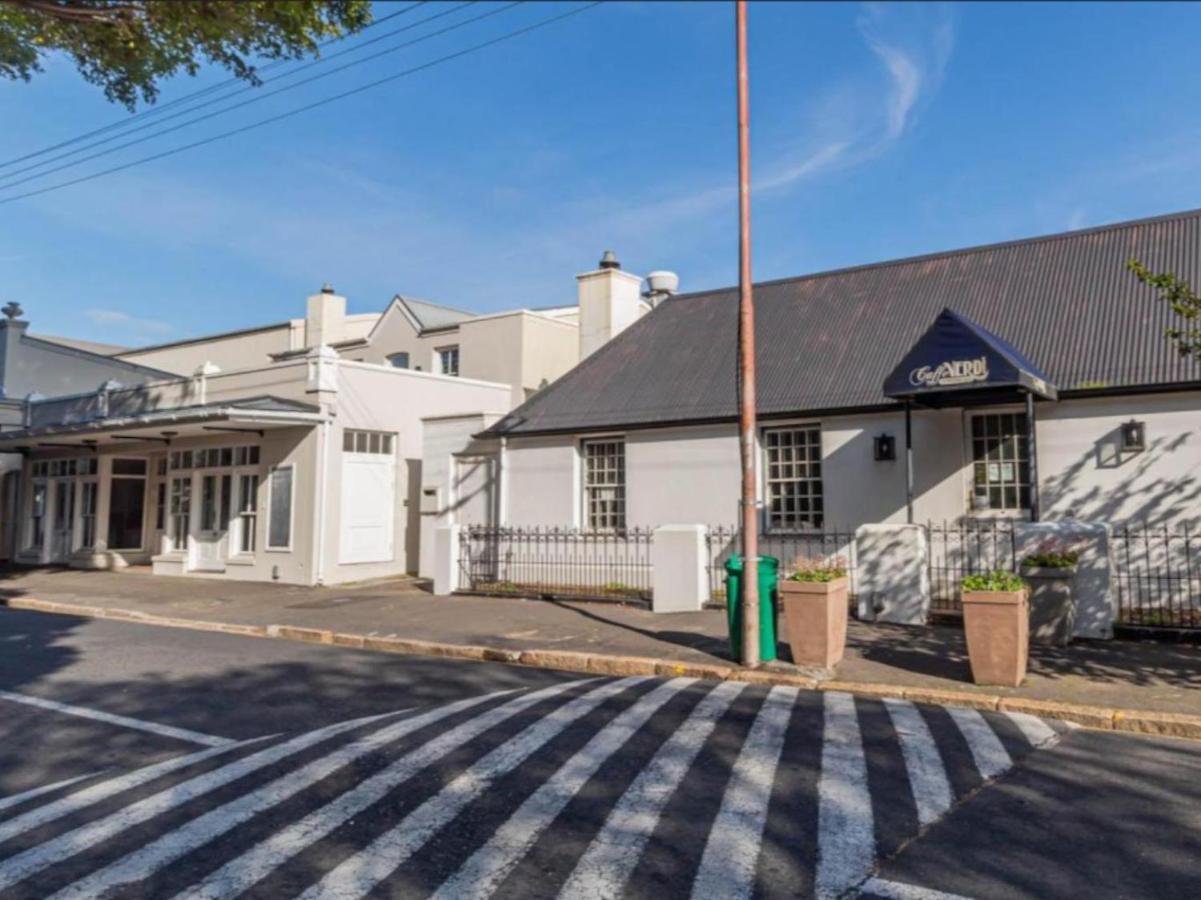 Luxury At The Alphen Glen Apartamento